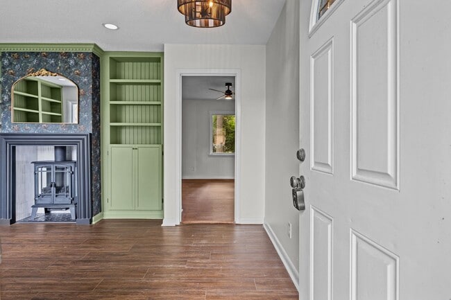 Photo - 3 Bedroom 2 Freshly Remodeled Bathrooms