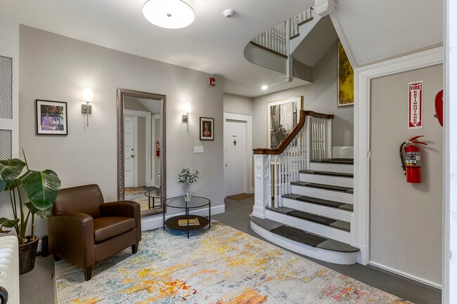 Building Photo - Cambridge Ivy Inn