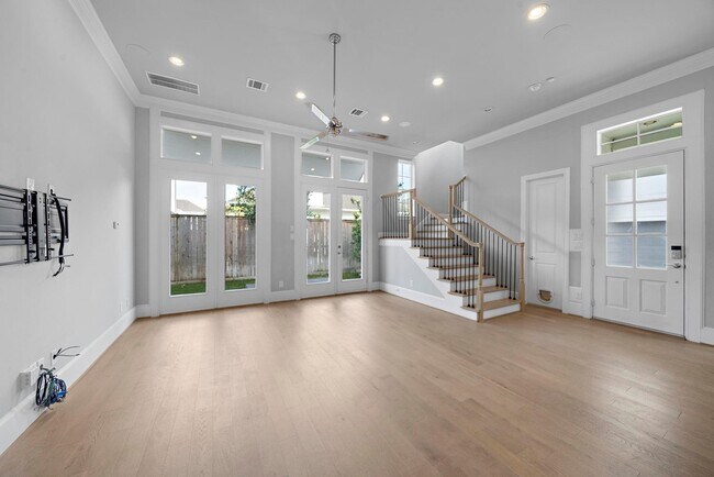 Photo - 3420 W 12th St