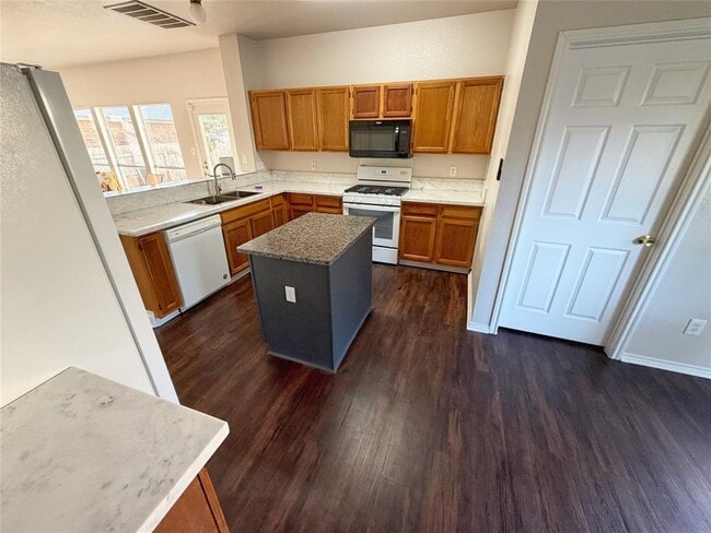 Photo - 1114 Black Locust Drive West