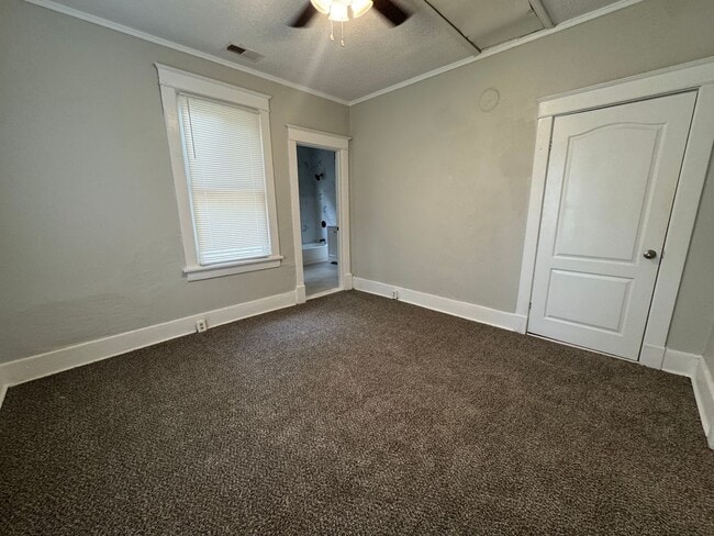 554 Bon Air St
