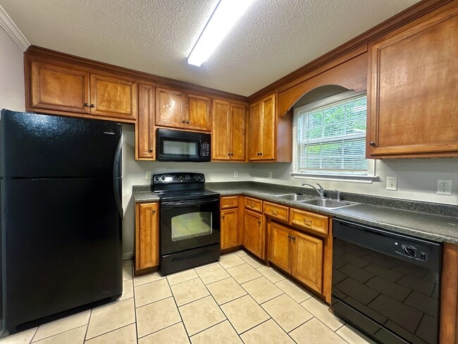 Photo - 10 W Howell Dr