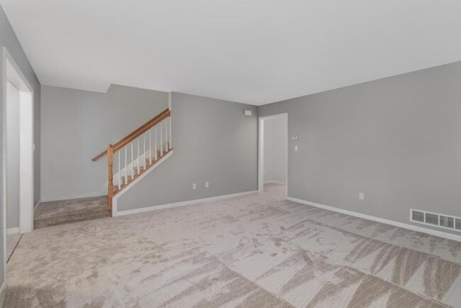 Photo - 57 Nottingham Dr