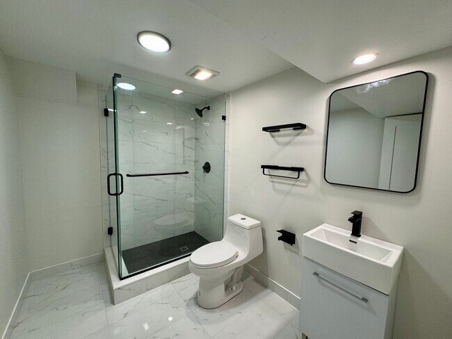 Photo - 1021 W Montana St Unidad 1