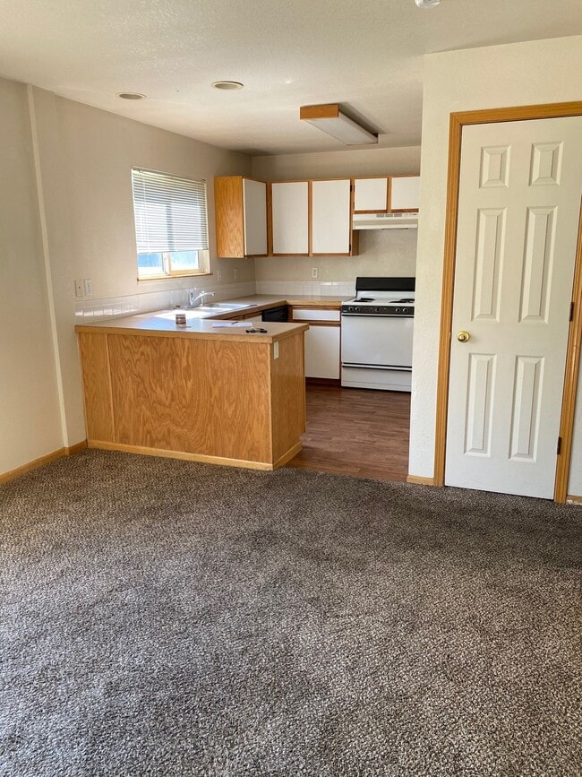 Photo - 219 W Myrtle St Unit Apt A