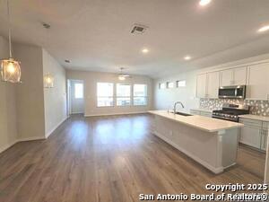 Photo - 7915 Needle Crk