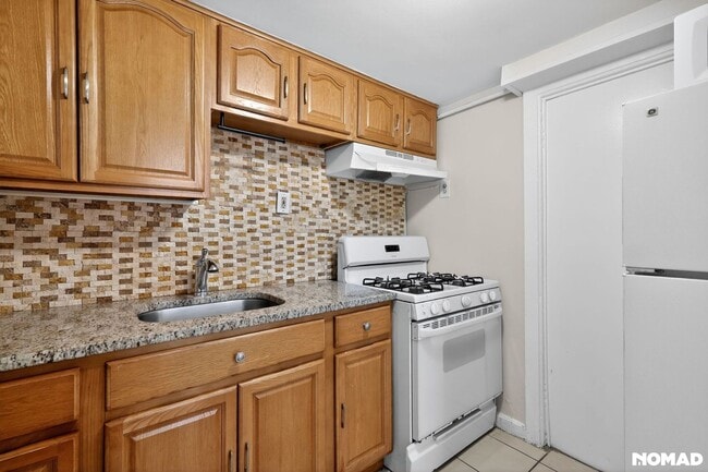 Photo - 80 Seaton Pl NW