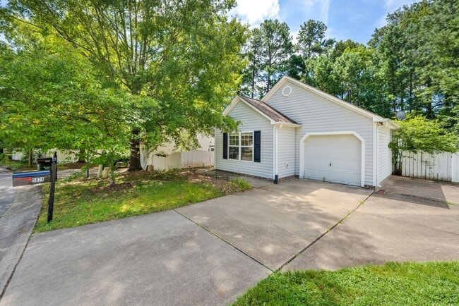 Building Photo - Charming 3-Bedroom Ranch in the Heart of D... Rental