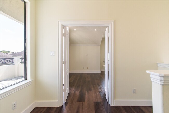 Photo - 1821 Stanford St