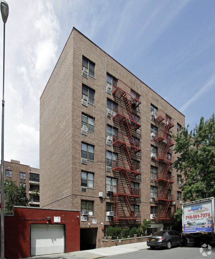 2265 Olinville Ave - 2265 Olinville Ave Apartments