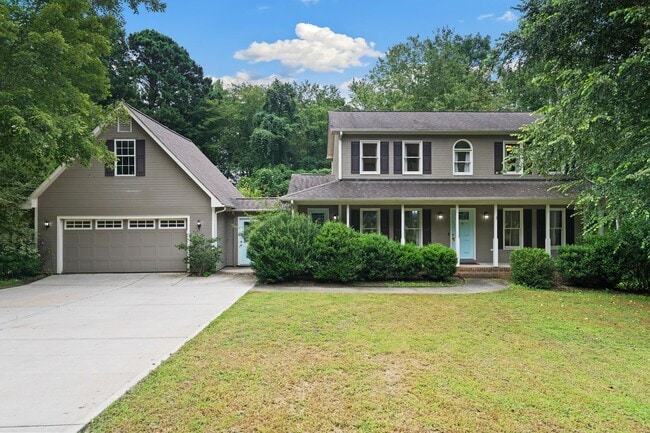 Building Photo - 3 bed 2.5 bath with large lot and bonus ro... Rental