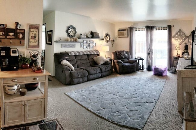 Photo - IMPERIAL LANE