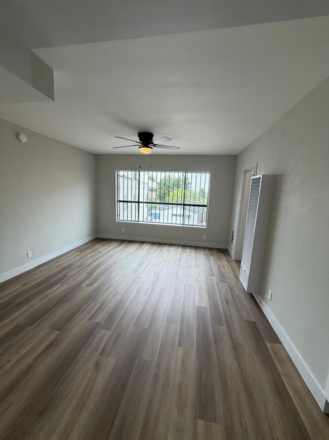 Photo - 3820 W 27th St Unidad 116
