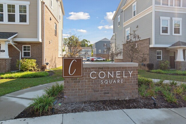 Photo - 525 Jenny Wy