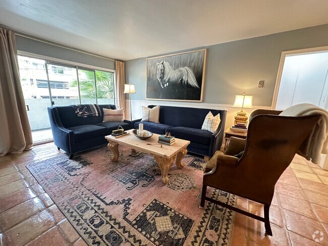 Building Photo - 960 Larrabee St Rental