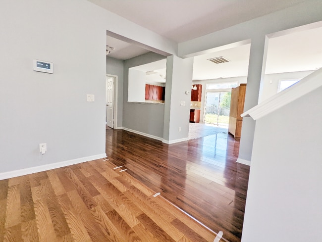 Photo - 343 Edgecroft Way