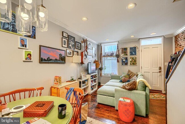 Building Photo - 108 N Madeira St