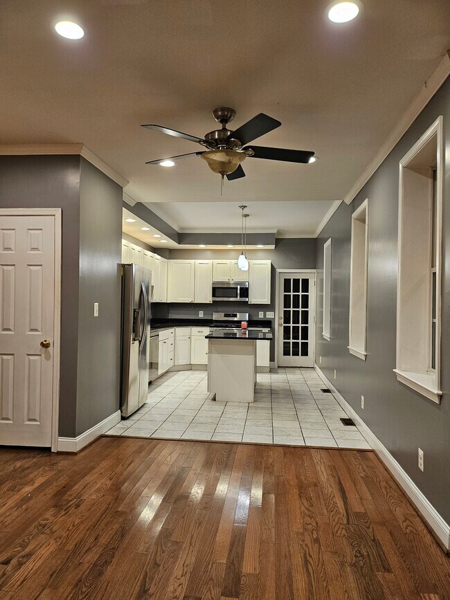 Photo - 908 S Hanover St