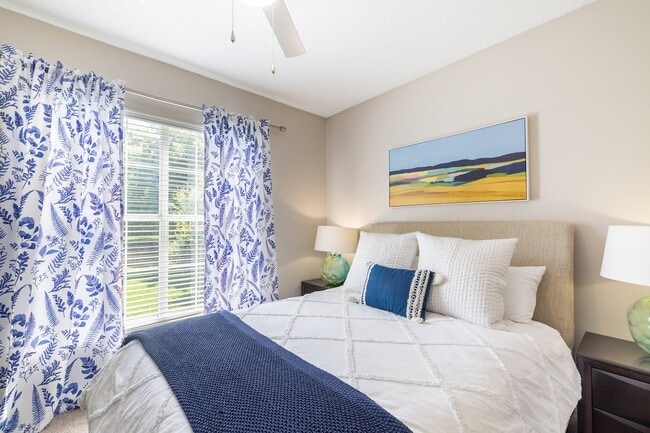 Photo - Hawthorne at Lake Heather