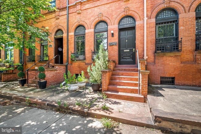 Building Photo - 1040 N Calvert St Rental