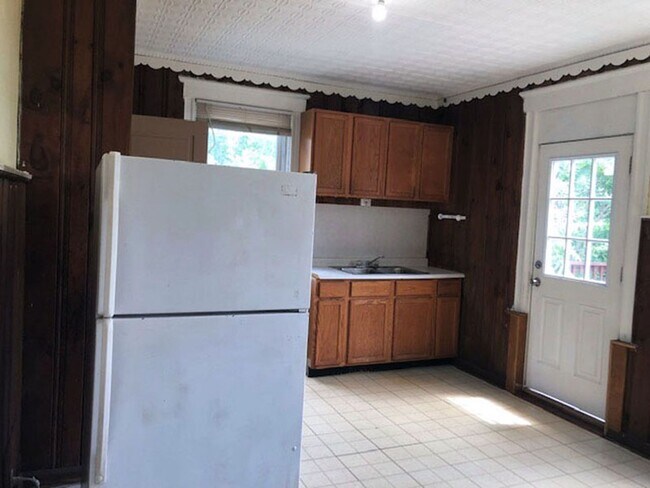 229 Atkinson St Unidad 2