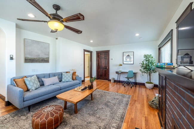 Photo - 3076 Melbourne St Unit SI ID1367399P