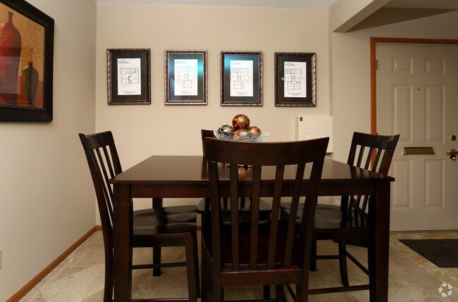 Dining Area - Forest Ridge