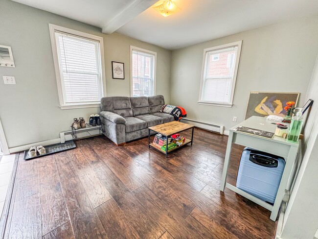 Photo - 123 Willow St