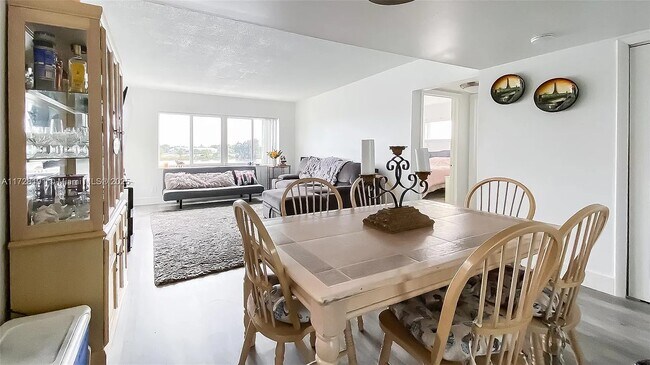 Photo - 1060 Crystal Lake Dr Unit #304