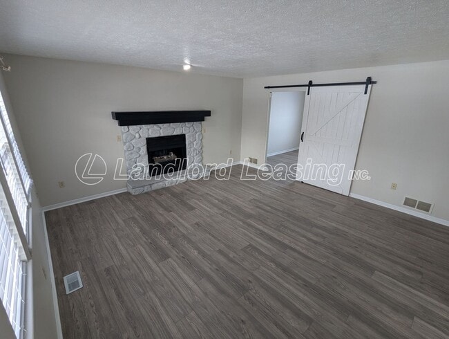 Photo - 35330 Oxford Ct