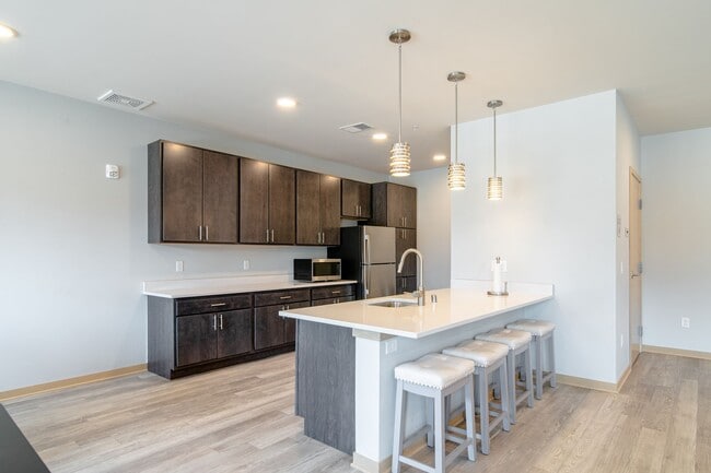 Photo - Tailor Place