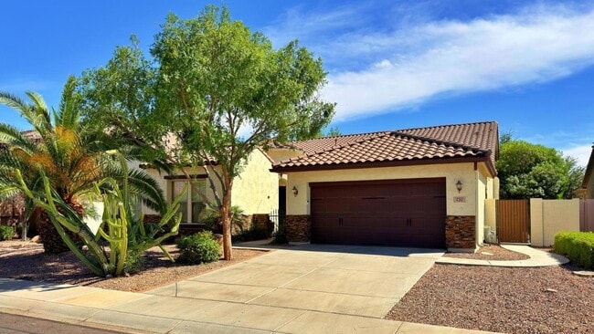 Building Photo - 737 E Charlevoix Ave