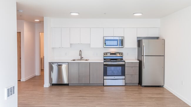 Photo - Douglas Grove