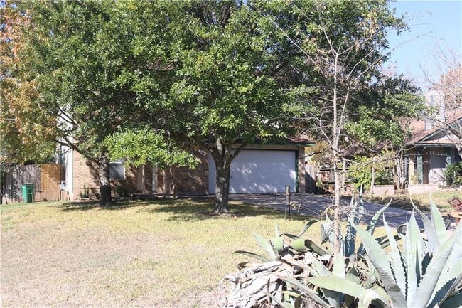 Photo - 8408 Siskin Cove
