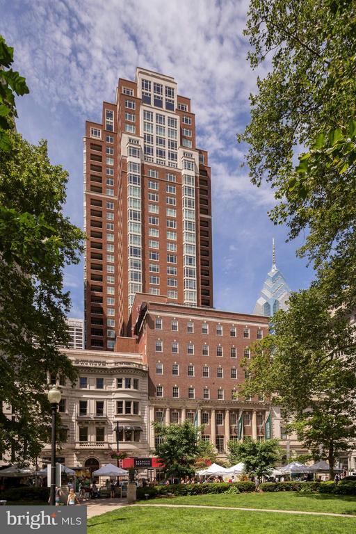 Building Photo - 130 S 18th St Unit 603