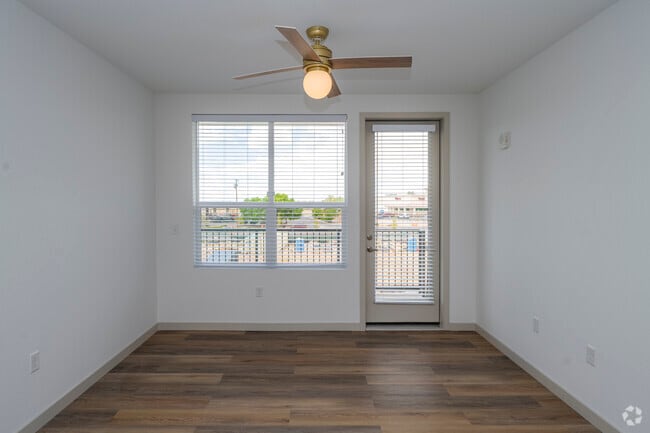 2BR 2BA 1,097SF - Living Room