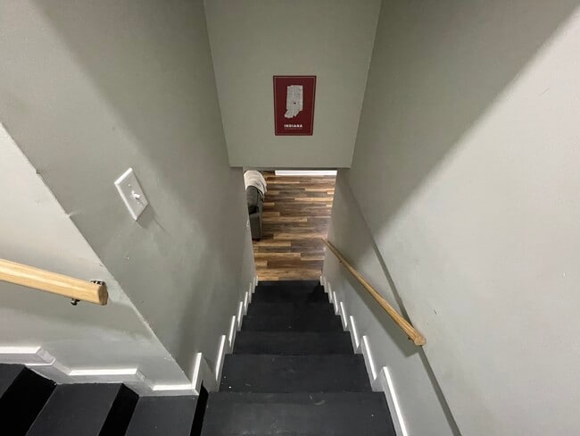 Entrada - 1521 S Randolph St Unidad Private Basement