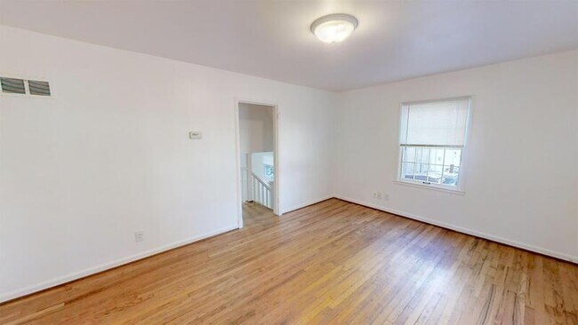 Photo - 910 Sylvan Ave