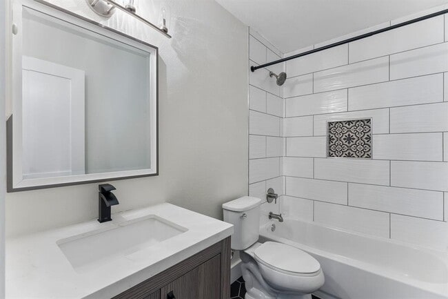 Photo - 6312 Clubway Ln