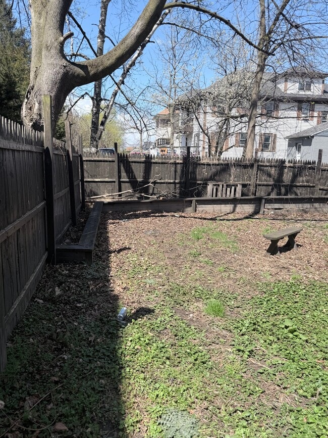 Photo - 2129 James St