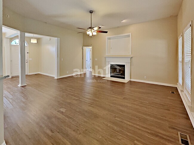 Photo - 4002 Greentree Ct