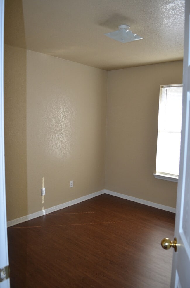 Photo - 1534 Shoshoni Trail Unit A-STILL OCCUPIED BY RESIDENT