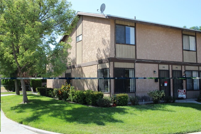 Photo - 1960 W Linden St Unit 1960 W Linden St Riversid