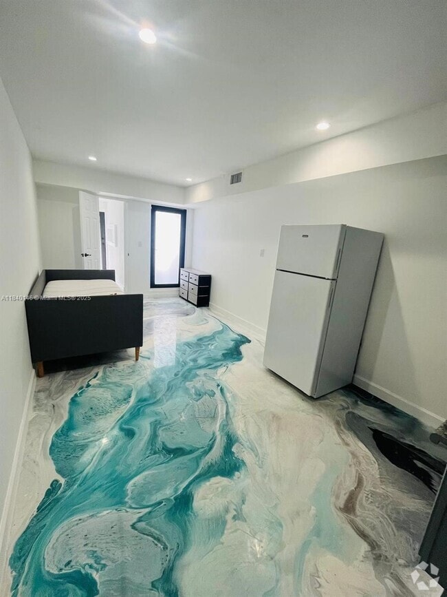 Building Photo - 17615 NW 85th Ave Unit 0 Rental