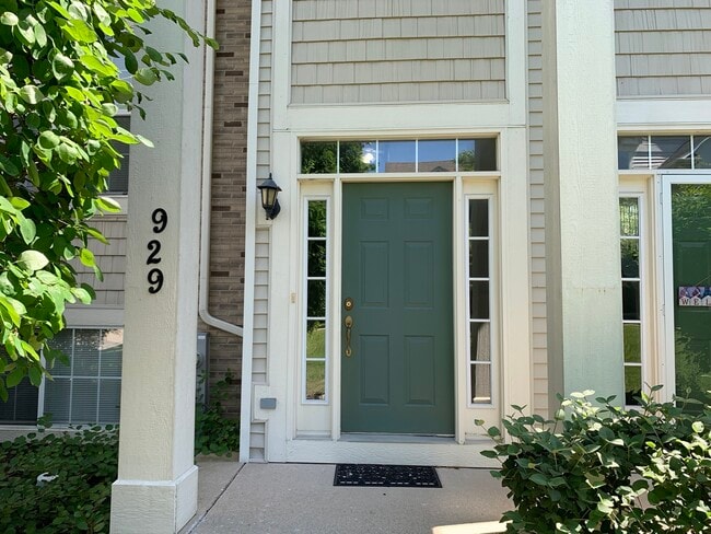 Building Photo - 929 Summit Creek Dr Unit 929 Rental