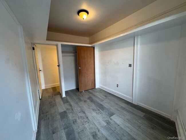 Photo - 33-07 Junction Blvd Unit 3rd floor