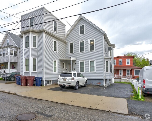 Building Photo - 46 Wyllis Ave Unit 2 Rental