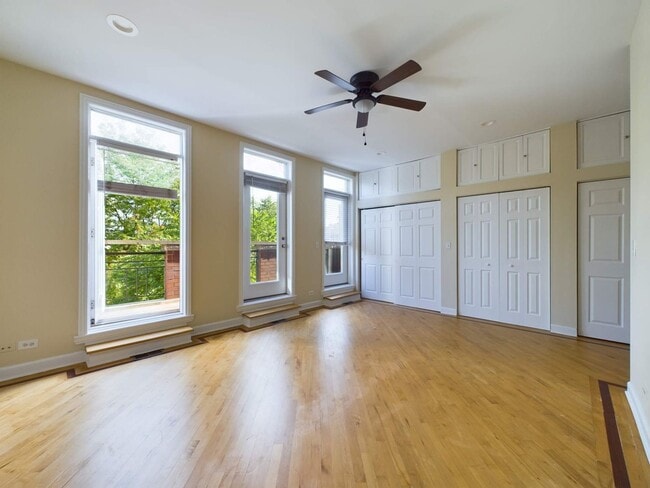 Photo - 1654 W Ohio St Unit 1