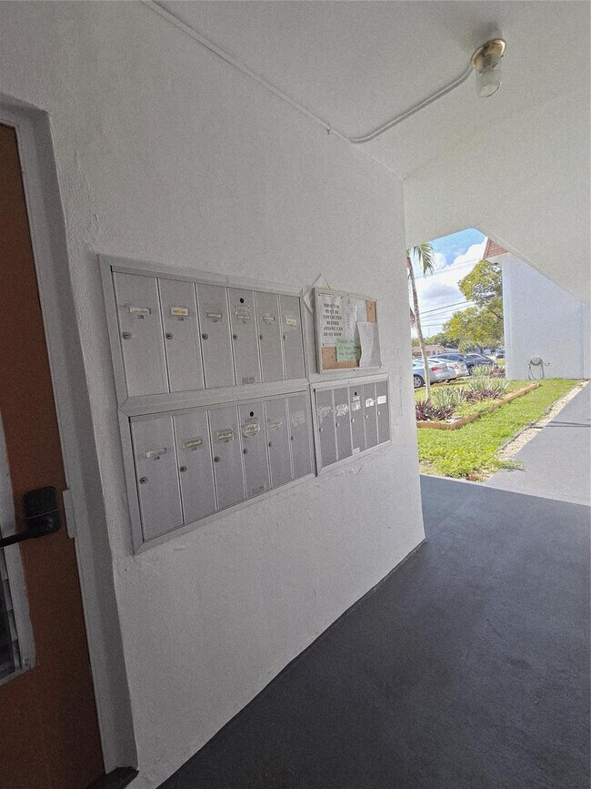 Photo - 1007 N 19th Ave Unit 4