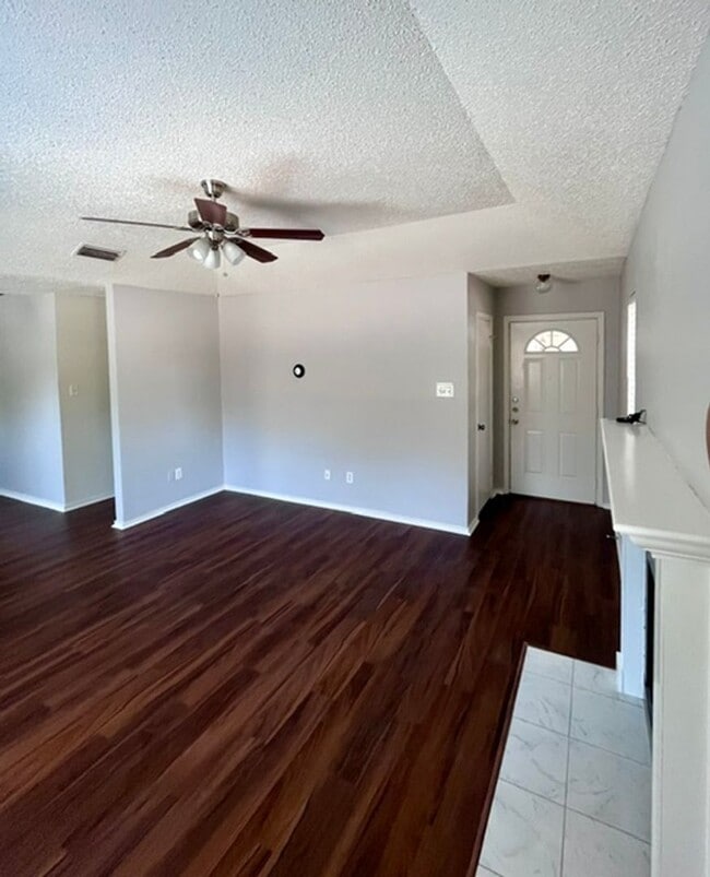 Photo - 3013 Clover Ln